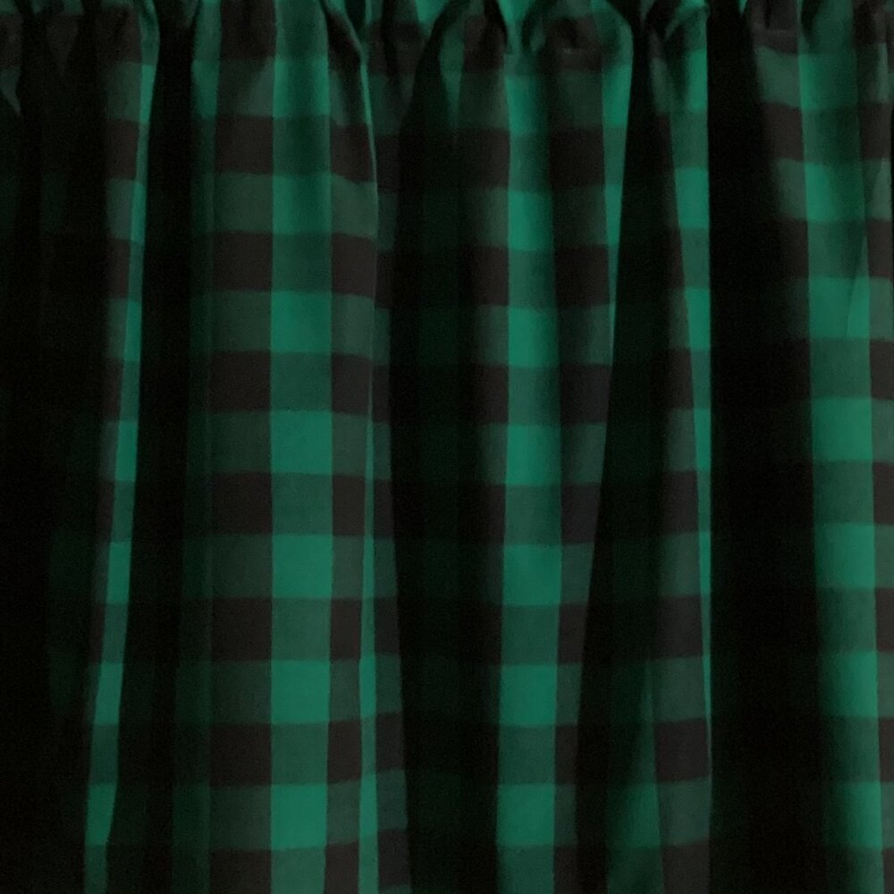 HANDMADE GREEN AND BLACK COTTON VALANCE, 48 X 15 INCHES